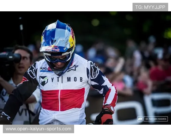 世界杯赛场上的“黑马故事”被纪录片跟拍：一段不平凡的竞技传奇